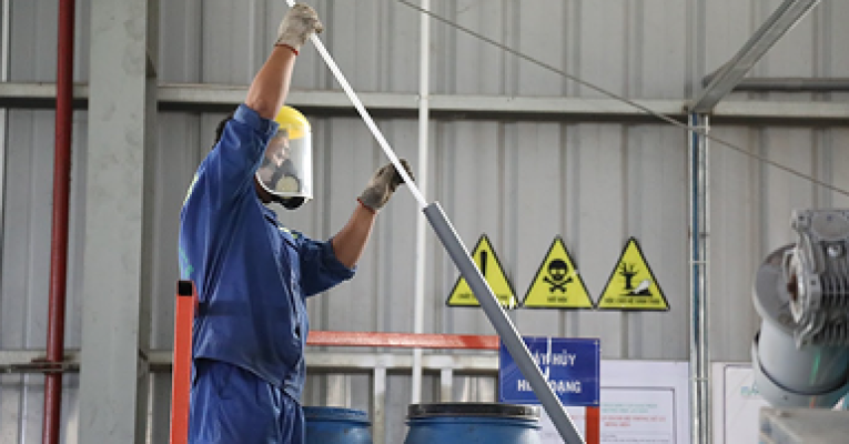 THU GOM XỬ LÝ CHẤT THẢI NGUY HẠI