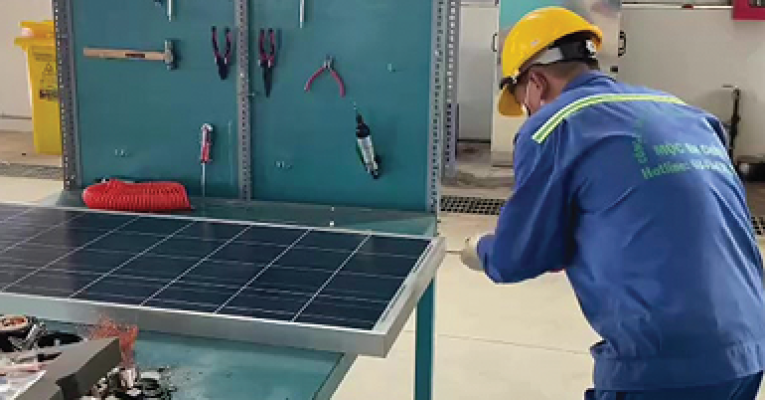 xử lý pin mặt trời thải